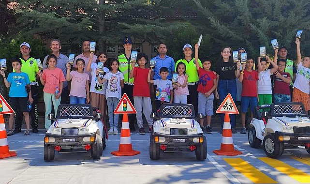Jandarmadan öğrencilere trafik güvenliği eğitimi