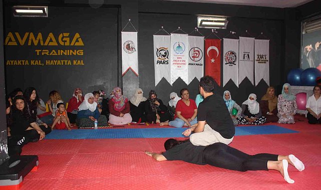 Kadınlar taciz ve şiddetten korunmak için pars taktiği öğreniyor
