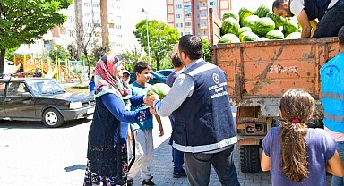 Kahramankazan Belediyesinden ihtiyaç sahiplerine 30 ton karpuz