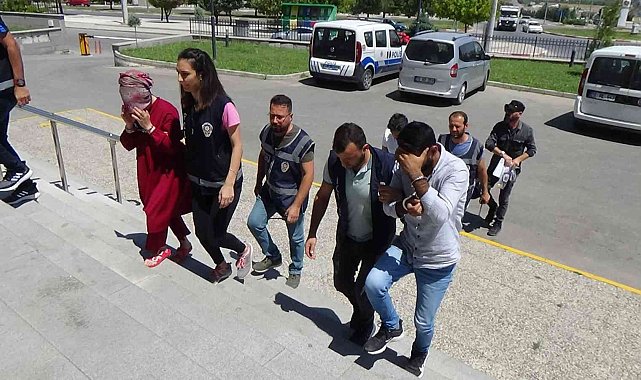 Karaman'da kuyumcuya sahte altın satan 2 şüpheliden 1'i tutuklandı