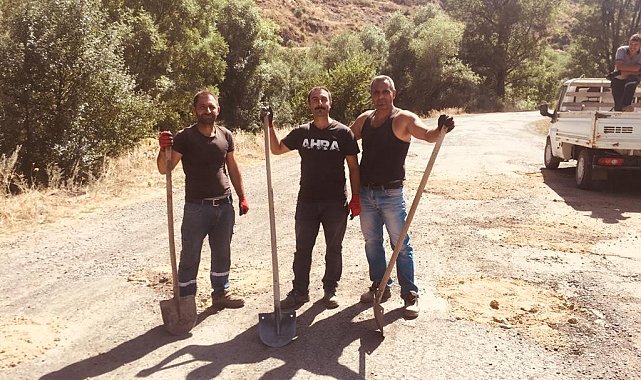 Kars'ta bozuk yolları santral çalışanları doldurdu