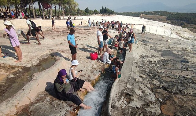 Kavurucu sıcaklardan cennete kaçtılar