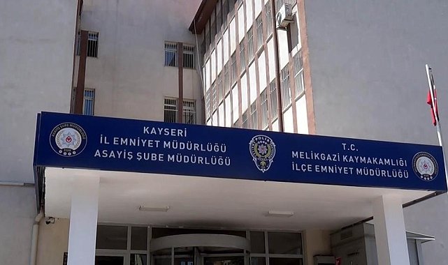 Kendilerini polis ve savı olarak tanıtıp 100 bin TL kredi çektirdiler