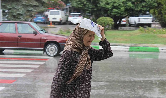 Kırklareli'nde sağanak yağış etkili oluyor
