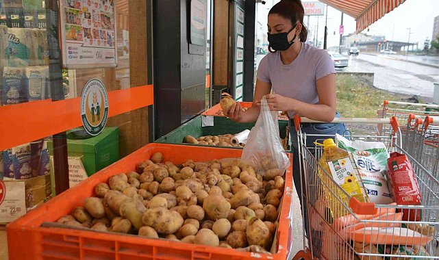 Kocaeli'de Tarım Kredi Kooperatif Marketinde indirim yoğunluğu