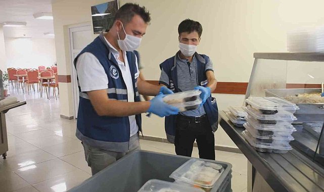 Kocasinan'da gönüller kazanılıyor, evlere her gün 4 çeşit sıcak yemek gidiyor
