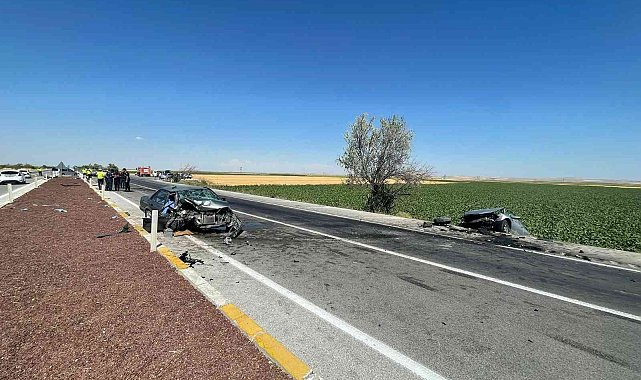 Kontrolden çıkan otomobil karşı şeritteki 3 araca çarptı: 1 ölü, 7 yaralı