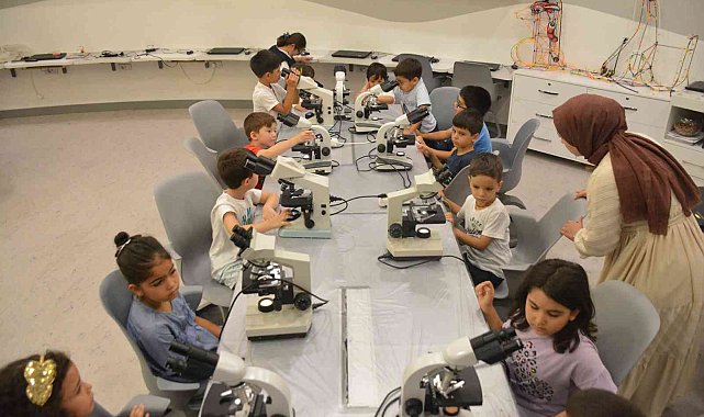 Konya'da çocuklar tatillerini bilimle iç içe geçiriyor