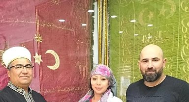 Kur'an okuyunca huzur bulduğunu söyleyen kadın Müslüman oldu