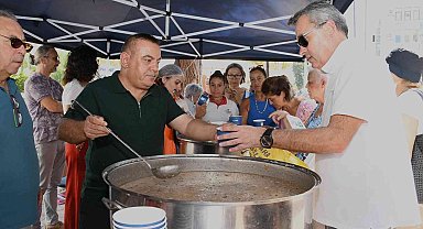 Kuşadası Belediyesi'nden 6 bin kişilik aşure hayrı
