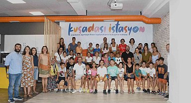 Kuşadası İstasyon Topluluk Merkezi'nde miniklerin satranç heyecanı
