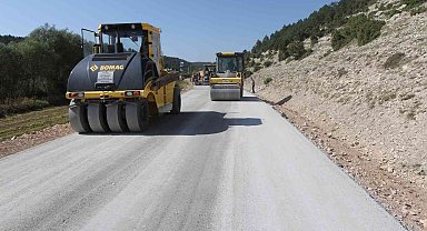 Kütahya İl Özel İdaresi'nin köy yolları yapım çalışmaları