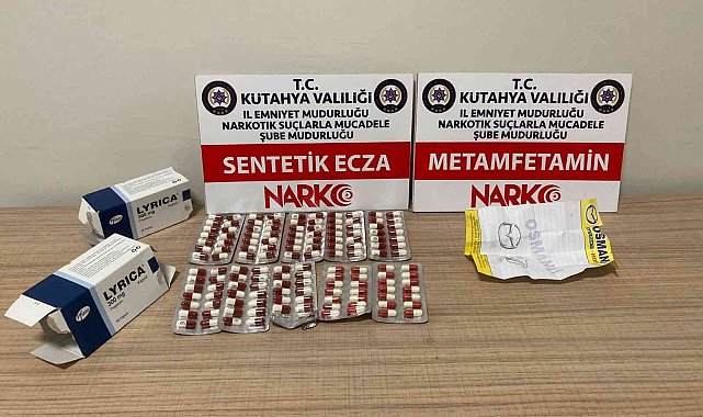 Kütahya'da 3 kişinin bulunduğu araçta uyuşturucu ele geçirildi