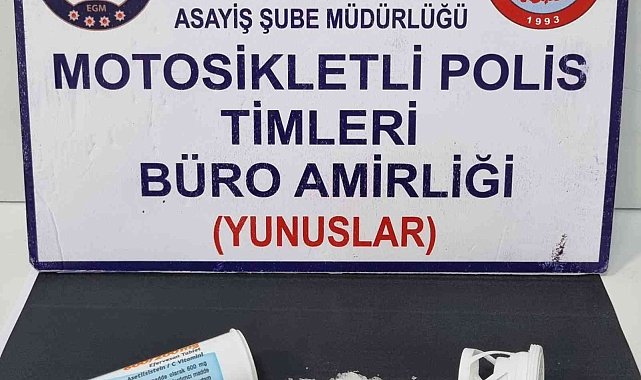 Kütahya'da Motosikletli Polis Timlerince iki şahsın üzerinde uyuşturucu ele geçirildi