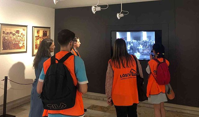 LÖSEV Gençleri Anadolu Üniversitesi Cumhuriyet Tarihi Müzesi'ni ziyaret etti