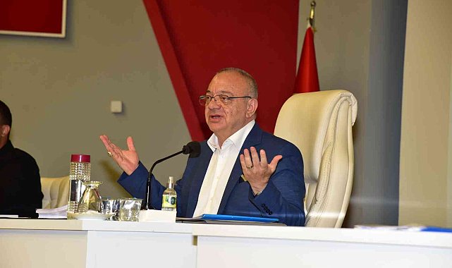 Manisa Belediye Meclisi'nde 'içkili yer' tartışmaları