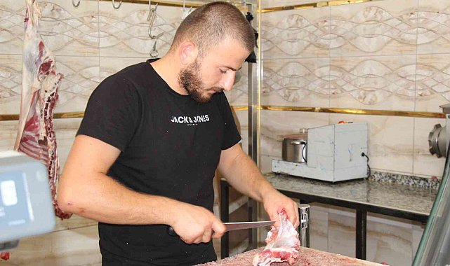 Mardinli kasaptan fırsatçılara inat: Etin kilosunu yüzde 30 indirimli satıyor