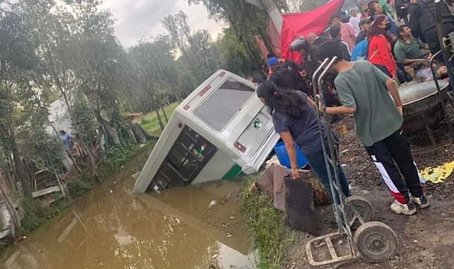 Meksika'da minibüs su kanalına düştü: 7 yaralı