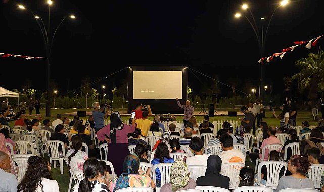 Mersin'de binlerce kişi açık havada 'Bergen' filmini izledi