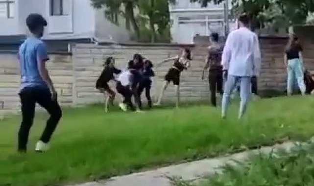 Meydan dayağına dönen kız kavgası kamerada