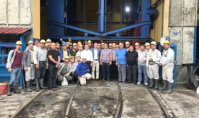 Mutlu, Armutçuk'ta aşure ikram etti