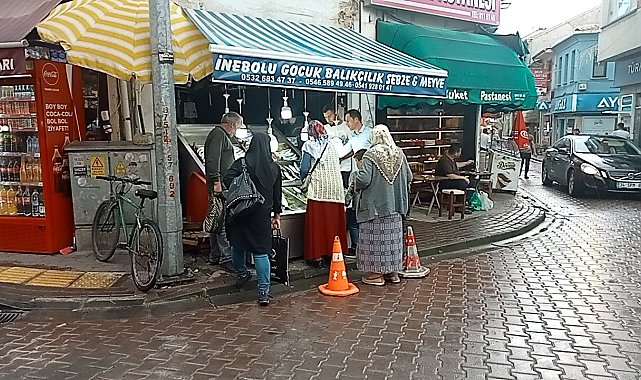 Olta ile tutulan palamutlar, tezgahları süsledi