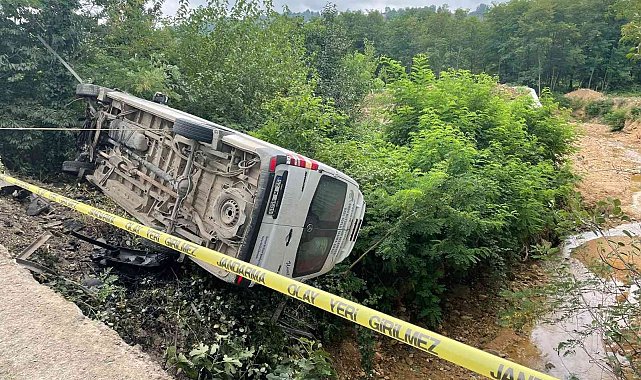 Ordu'da yolcu minibüsü köprüden uçtu: 8 yaralı