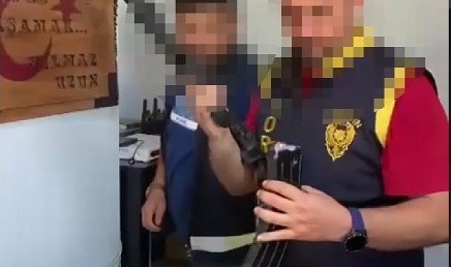 Oto yıkamacının kasasından 8 silah çıktı