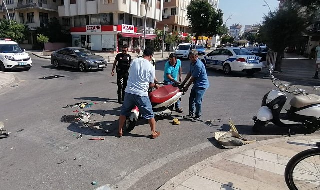 Otomobil ile motosiklet çarpıştı: Baba ve oğlu ölümden döndü
