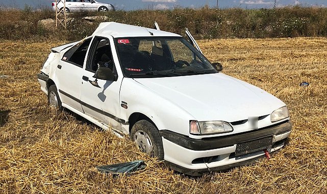 Otomobil tarlaya uçtu: 4 yaralı