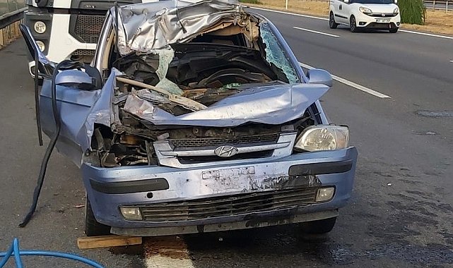 Otomobil tıra arkadan çarptı: 2 ölü, 2 yaralı