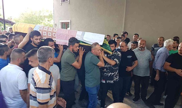 Otomobiliyle 70 metre sürüklenip hayatını kaybeden genç toprağa verildi
