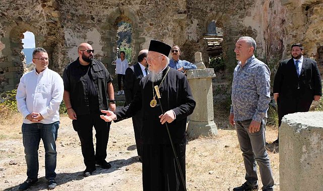 Patrik Bartholomeos Gümüşhane'nin tarihi Süleymaniye mahallesine ziyarette bulundu