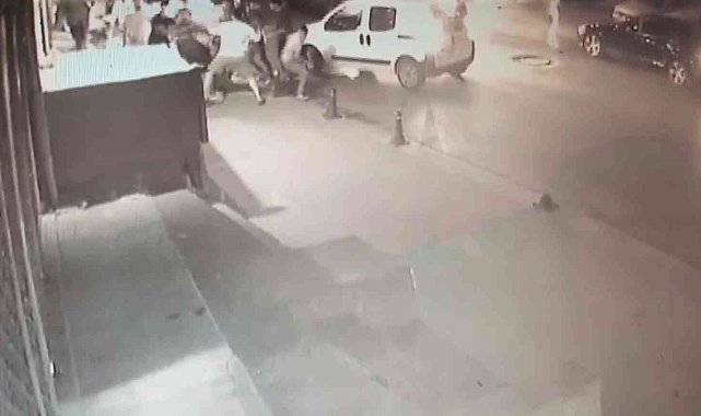 Pendik'te meydan kavgası: Defalarca tekmelediler