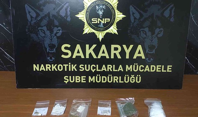 Polis ekiplerinden 'Huzurlu Sokaklar' uygulaması: 8 gözaltı