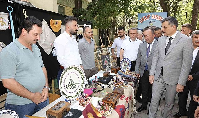 "3. Dolma, Turşu ve Çilek Festivali" başladı