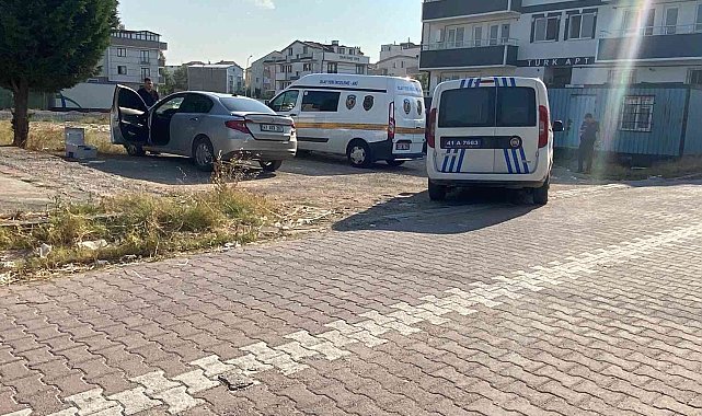 "Dur" ihtarına uymadı, polis memuruna çarpıp kaçtı