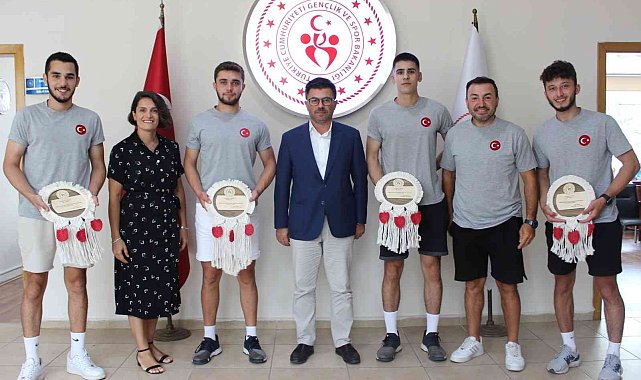 Rafting Milli Takımı kampına katılmak üzere yola çıktılar