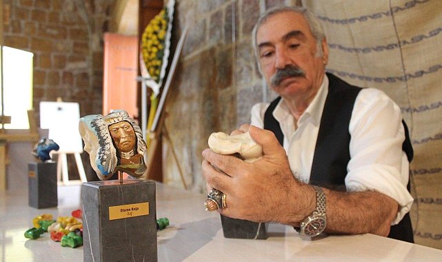 Resim yeteneği sayesinde sayısız aşık kemiğine büyükbaş hayvanların resimlerini çizip boyadı