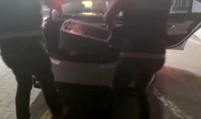 Sakarya'da tır akülerine saklı 53 kilo takoz esrar ele geçirildi