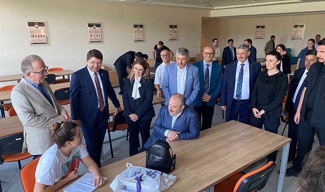 Sanayi ve Teknoloji Bakanı Mustafa Varank, BARÜ'yü ziyaret etti