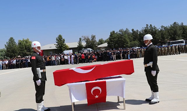 Şehit Teğmen Ömer Bağra için Siirt'te tören düzenlendi