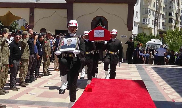 Şehit Topçu Uzman Çavuş Cirnooğlu, son yolculuğuna uğurlandı