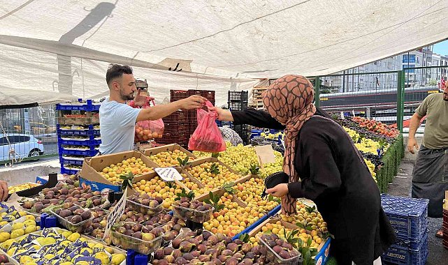 Semt pazarlarında sebze meyve fiyatları geriledi