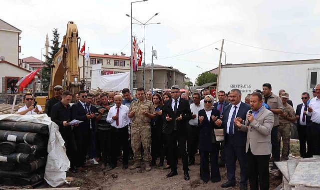 Şenkaya'da Hükümet Konağı, Belediye ve Adliye Binası temeli atıldı