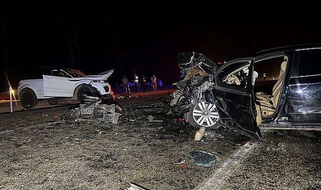 Seydikemer'de iki otomobil çarpıştı: 1 ölü 3 yaralı