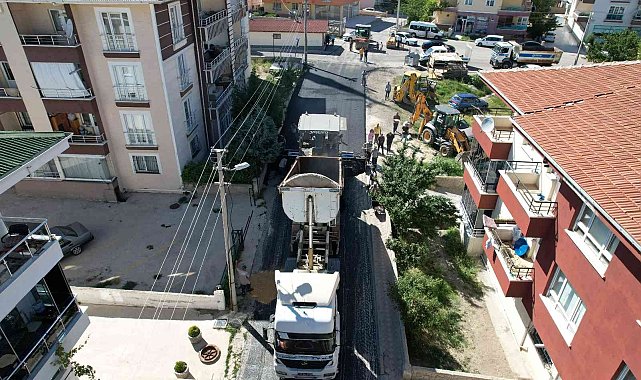 Sincan'da cadde ve sokaklar sıcak asfaltla kaplanıyor