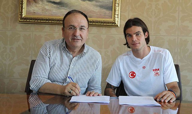 Sivasspor Charilaos Charisis'i kadrosuna kattı