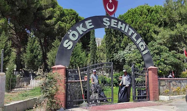 Söke Belediyesi'nden şehitlikte bakım çalışması