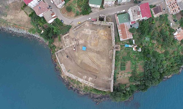 Tarihi bin 100'lü yıllara dayanan Akçakale Kalesi'nde kazı çalışmalarında sona gelindi